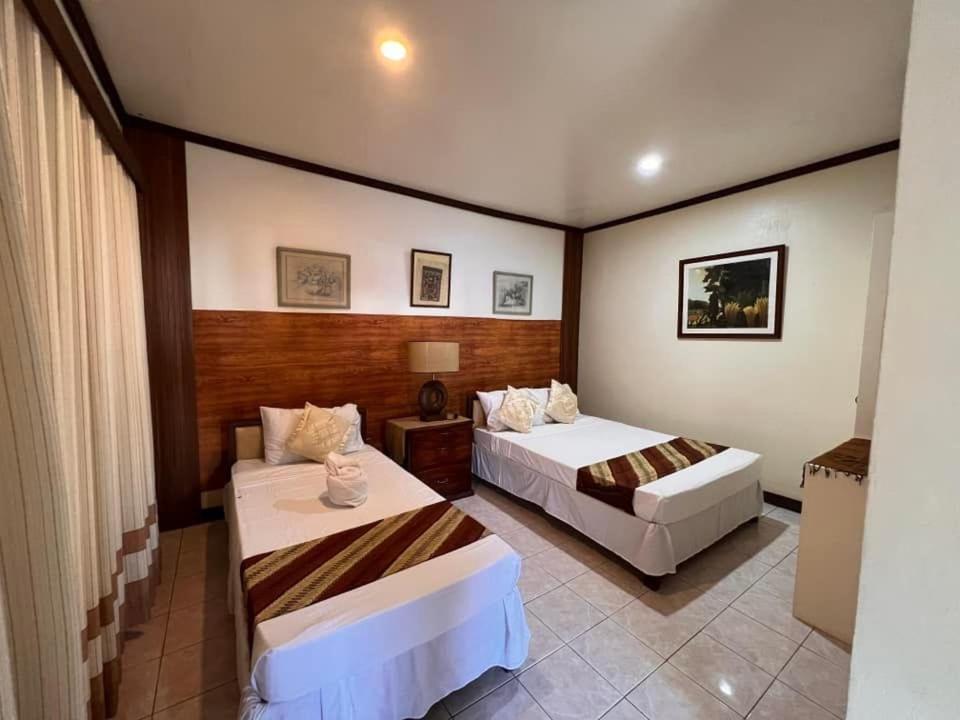 Brazaville Beach Resort Hinoba-an Bagian luar foto