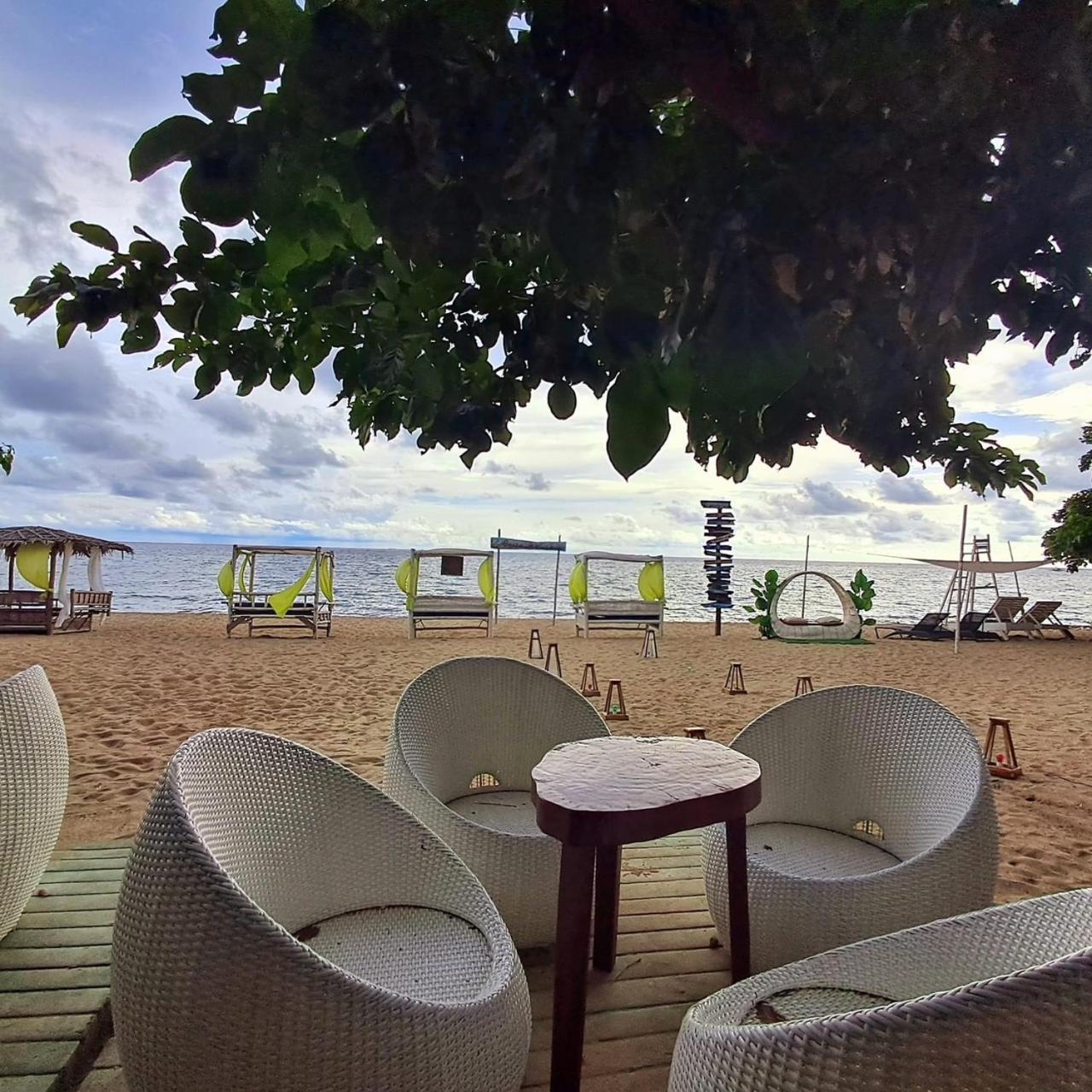 Brazaville Beach Resort Hinoba-an Bagian luar foto